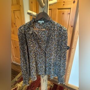 Floral Print Women's Top with flared cuffs